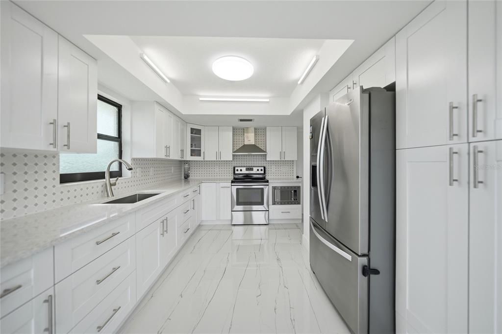 На продажу: $385,000 (3 спален, 2 ванн, 1761 Квадратных фут)