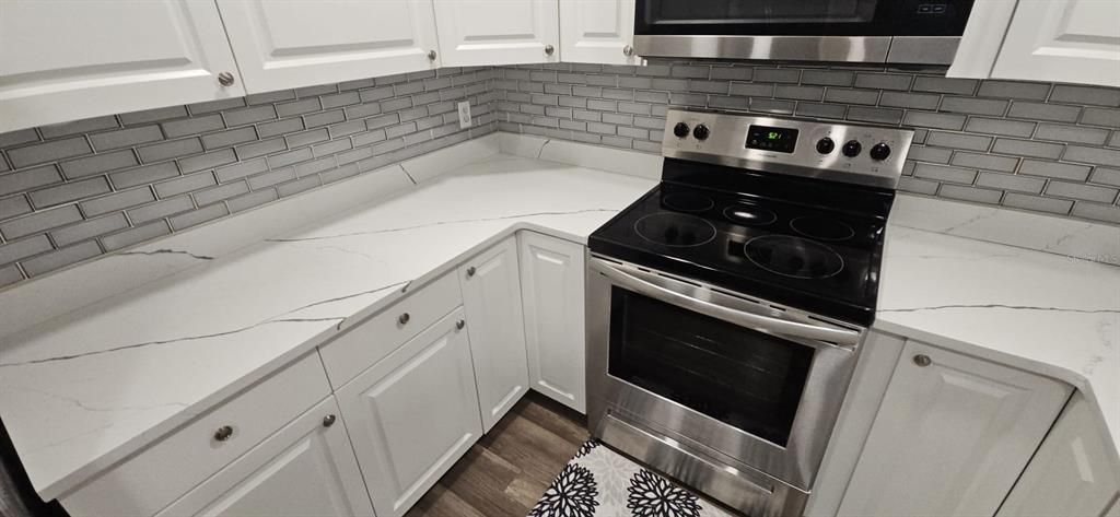 For Rent: $2,550 (2 beds, 2 baths, 1379 Square Feet)