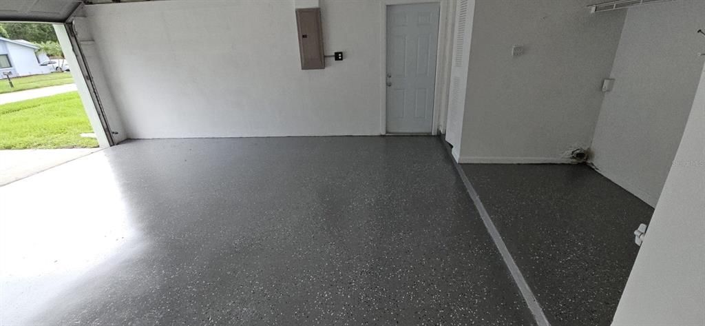 For Rent: $2,550 (2 beds, 2 baths, 1379 Square Feet)