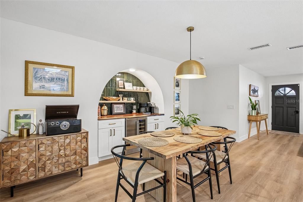 En Venta: $425,000 (3 camas, 2 baños, 1703 Pies cuadrados)
