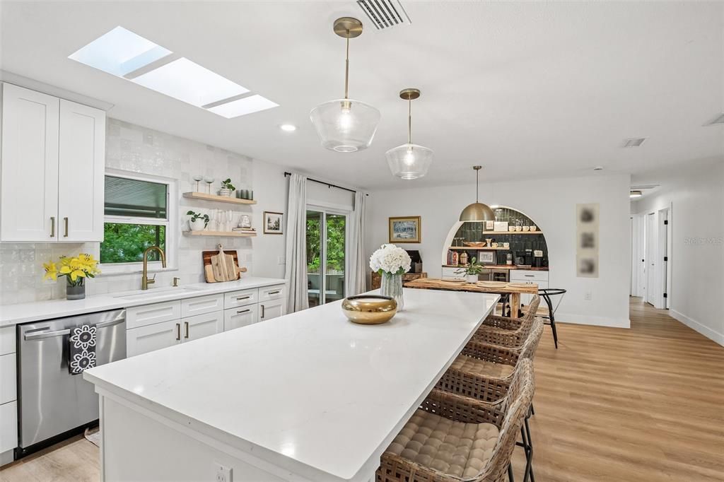 En Venta: $425,000 (3 camas, 2 baños, 1703 Pies cuadrados)