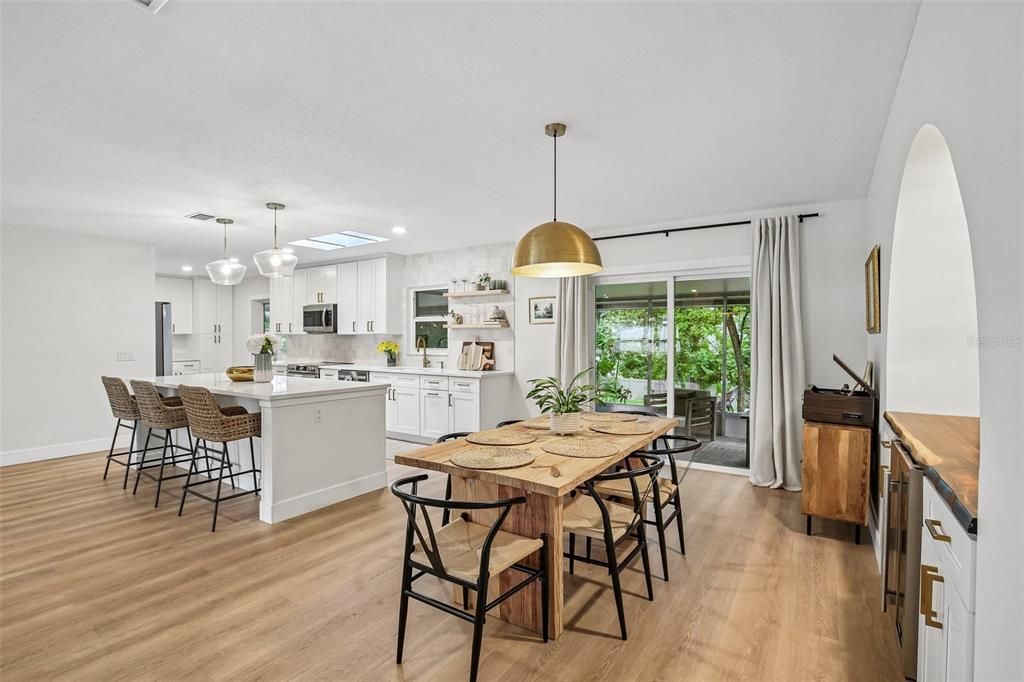 En Venta: $425,000 (3 camas, 2 baños, 1703 Pies cuadrados)