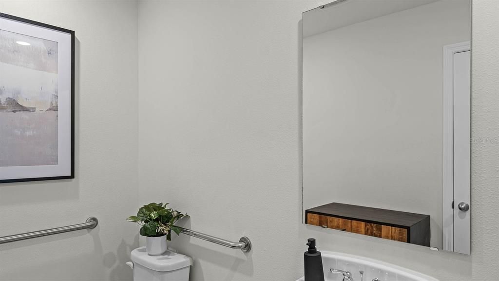En Venta: $294,990 (4 camas, 2 baños, 1665 Pies cuadrados)