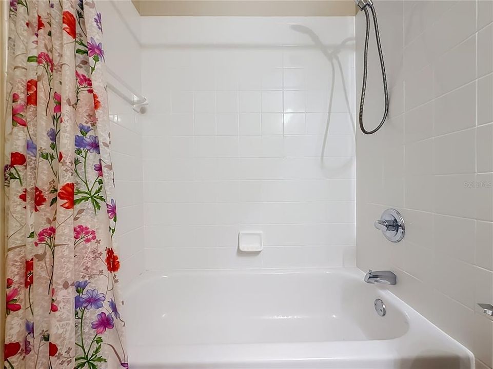 На продажу: $239,000 (2 спален, 2 ванн, 1282 Квадратных фут)