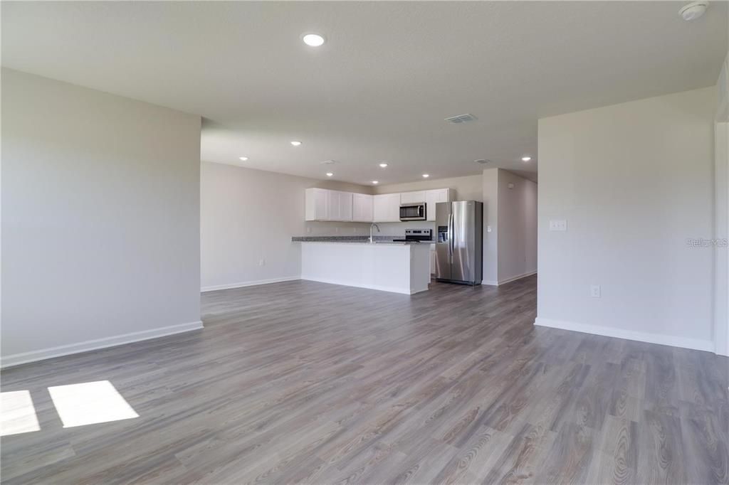 For Rent: $2,200 (4 beds, 2 baths, 1662 Square Feet)