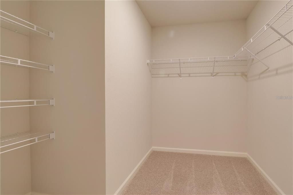 For Rent: $2,200 (4 beds, 2 baths, 1662 Square Feet)