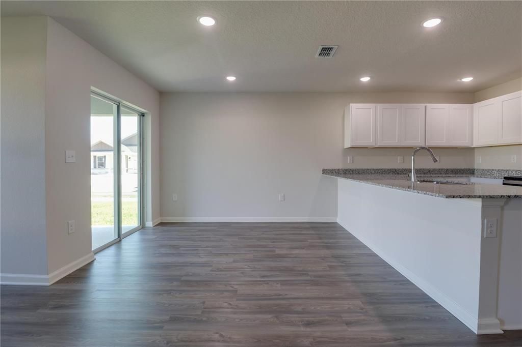 For Rent: $2,200 (4 beds, 2 baths, 1662 Square Feet)