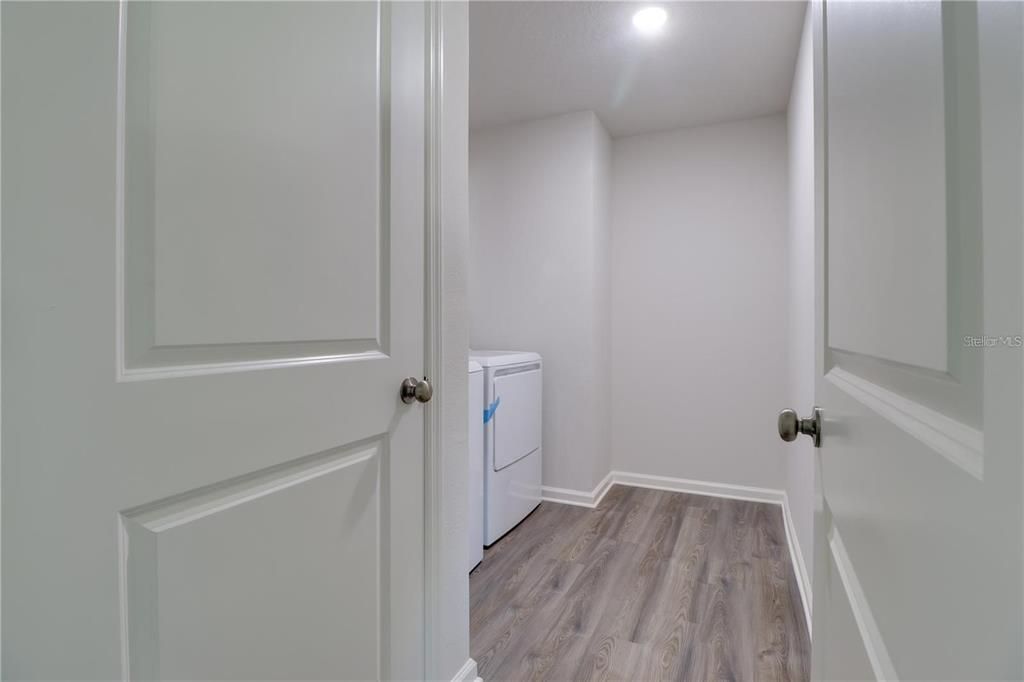 For Rent: $2,200 (4 beds, 2 baths, 1662 Square Feet)