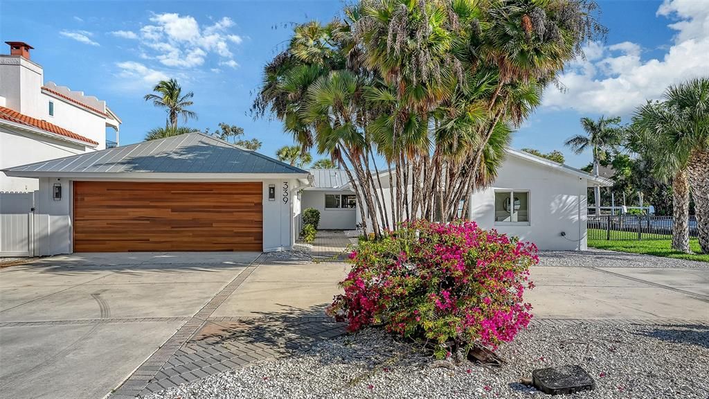 En Venta: $2,600,000 (4 camas, 3 baños, 2689 Pies cuadrados)