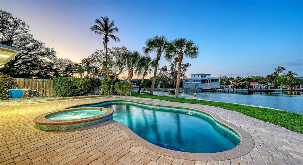 En Venta: $2,600,000 (4 camas, 3 baños, 2689 Pies cuadrados)