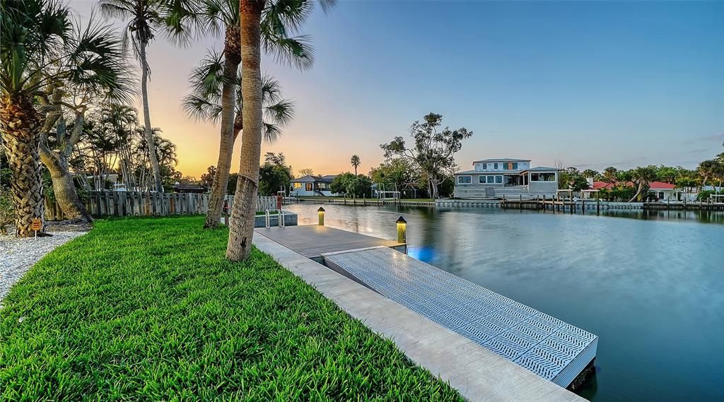 En Venta: $2,600,000 (4 camas, 3 baños, 2689 Pies cuadrados)