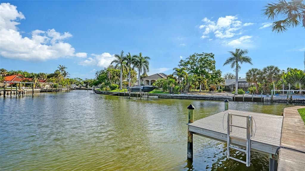 En Venta: $2,600,000 (4 camas, 3 baños, 2689 Pies cuadrados)