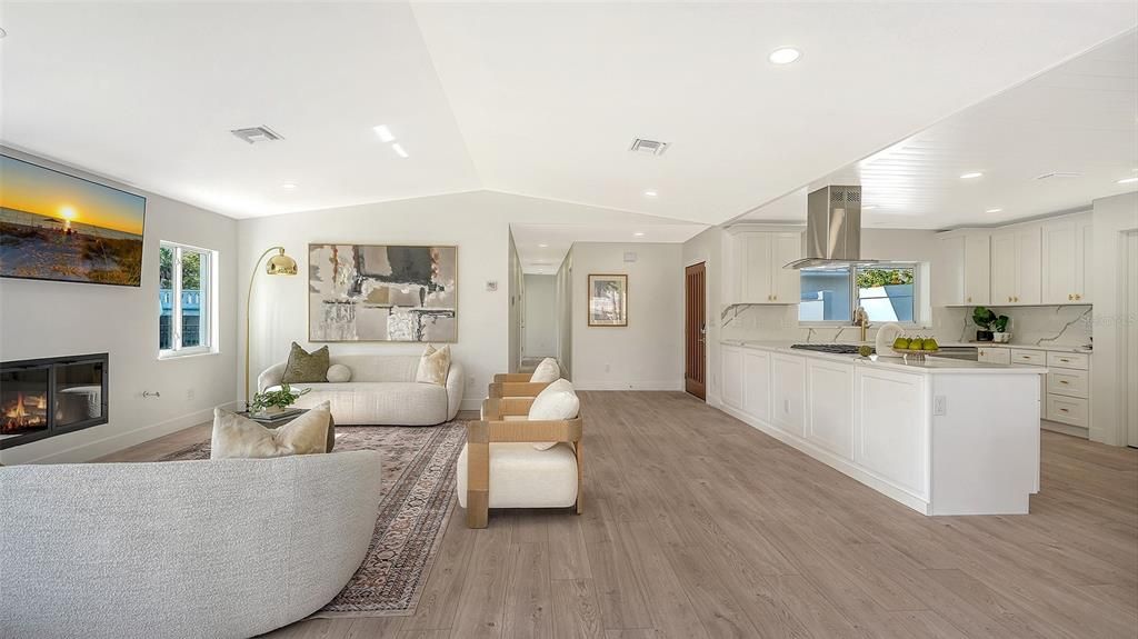 En Venta: $2,600,000 (4 camas, 3 baños, 2689 Pies cuadrados)