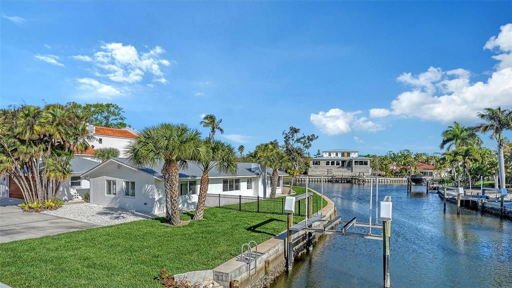 En Venta: $2,600,000 (4 camas, 3 baños, 2689 Pies cuadrados)