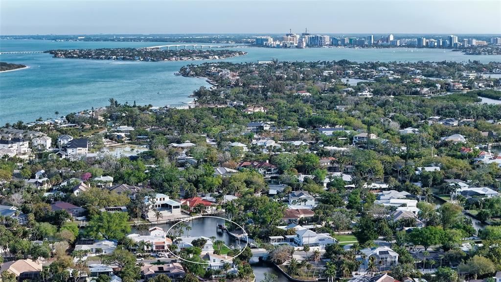 En Venta: $2,600,000 (4 camas, 3 baños, 2689 Pies cuadrados)