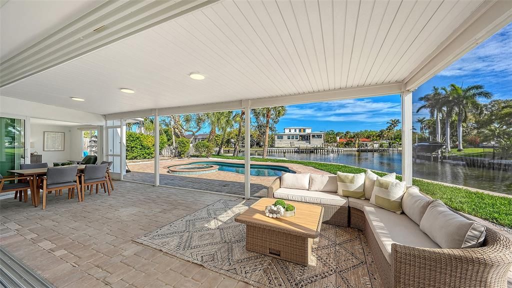 En Venta: $2,600,000 (4 camas, 3 baños, 2689 Pies cuadrados)