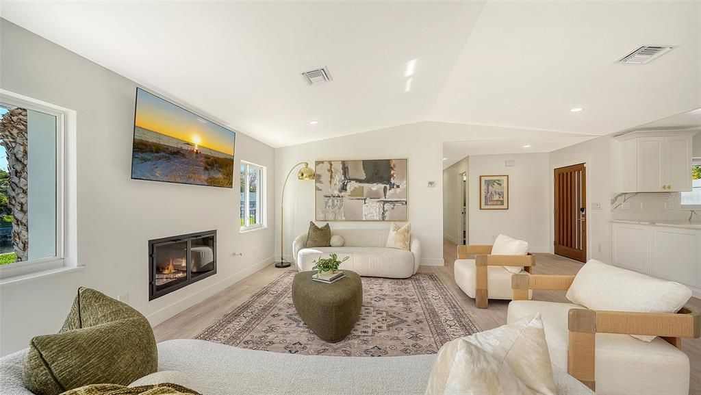En Venta: $2,600,000 (4 camas, 3 baños, 2689 Pies cuadrados)