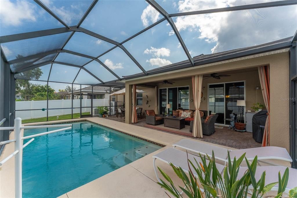 En Venta: $515,000 (3 camas, 2 baños, 2210 Pies cuadrados)