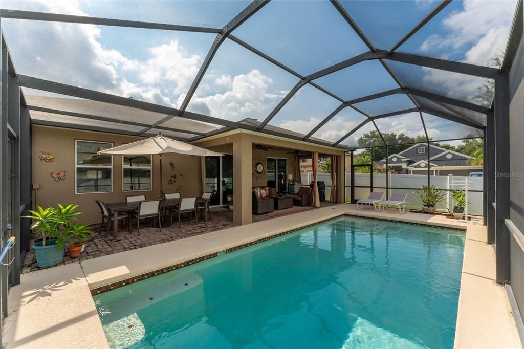 En Venta: $515,000 (3 camas, 2 baños, 2210 Pies cuadrados)