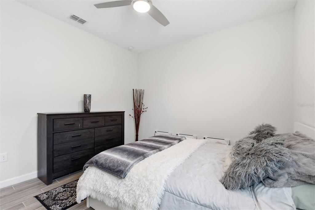 En Venta: $440,000 (4 camas, 2 baños, 2269 Pies cuadrados)