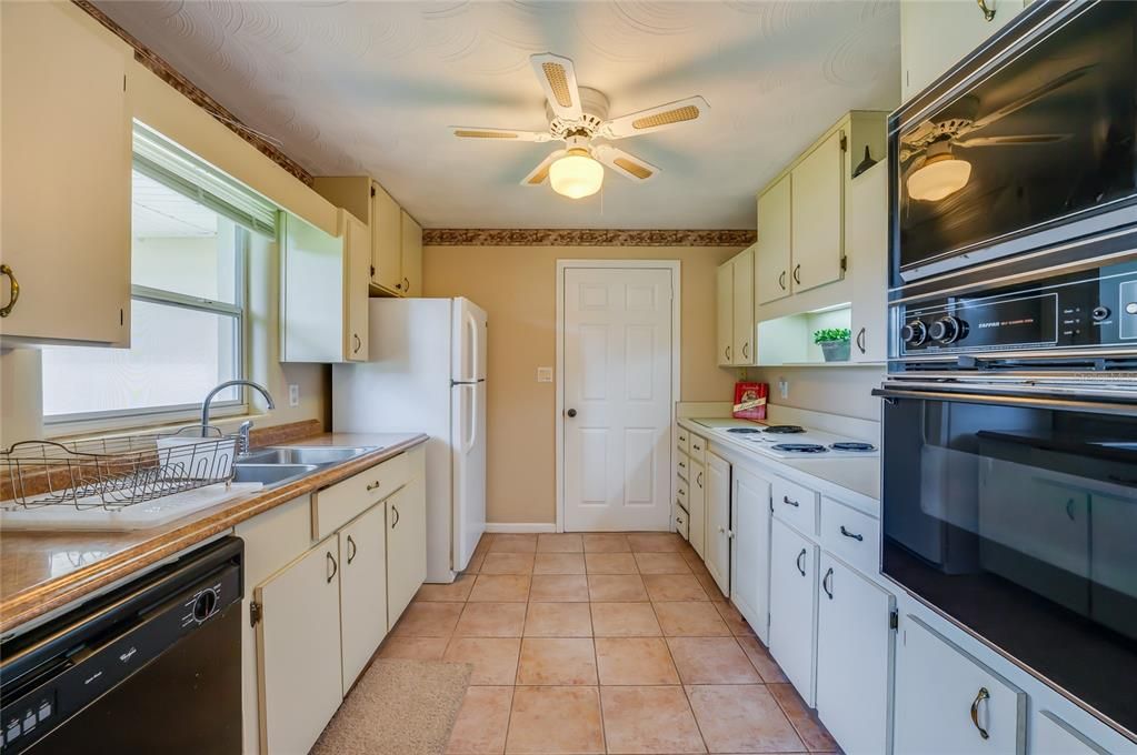 En Venta: $275,000 (3 camas, 2 baños, 1281 Pies cuadrados)