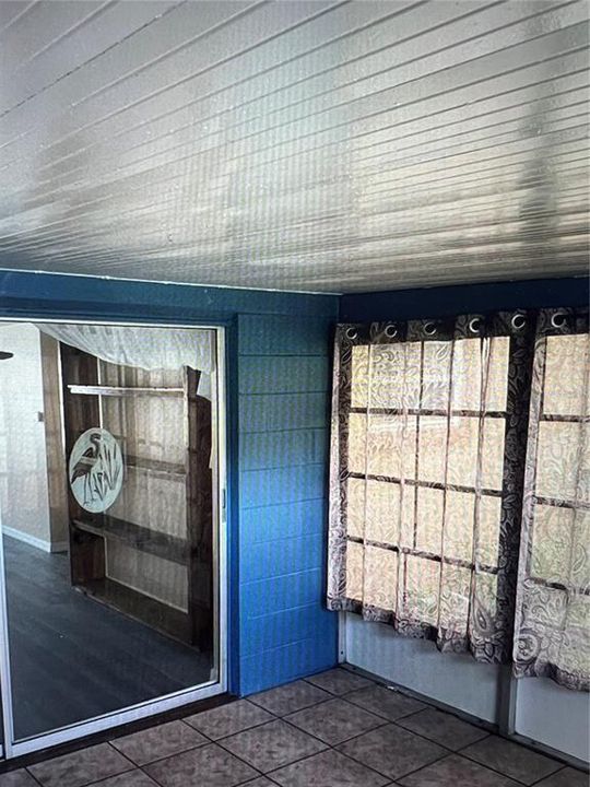 For Rent: $1,800 (3 beds, 2 baths, 1310 Square Feet)