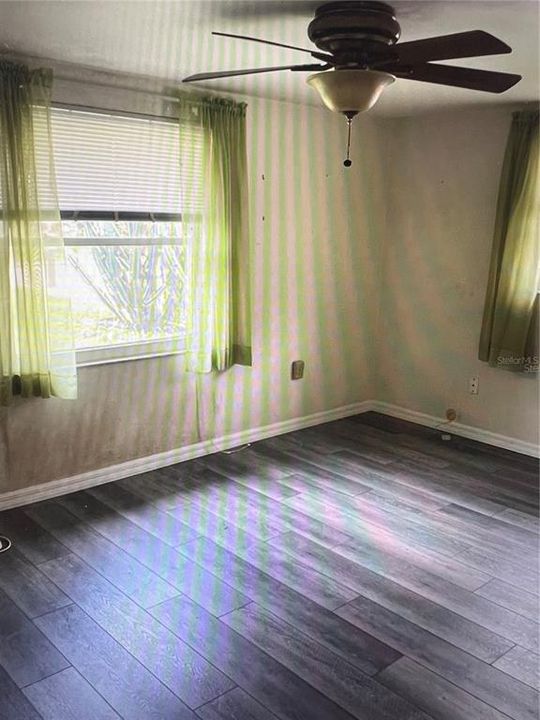 For Rent: $1,800 (3 beds, 2 baths, 1310 Square Feet)