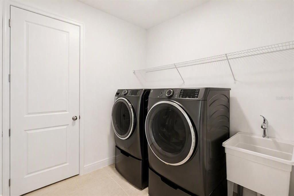 For Sale: $499,000 (4 beds, 2 baths, 2691 Square Feet)