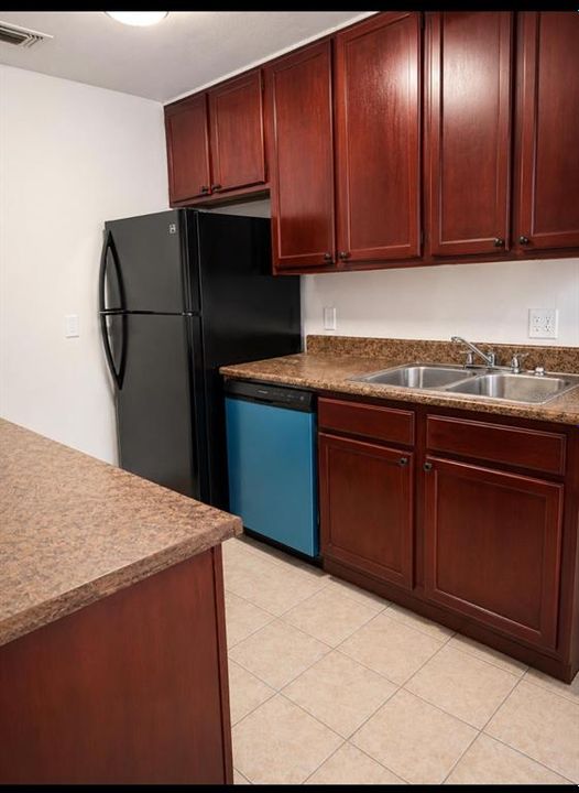В аренду: $1,600 (3 спален, 2 ванн, 1348 Квадратных фут)