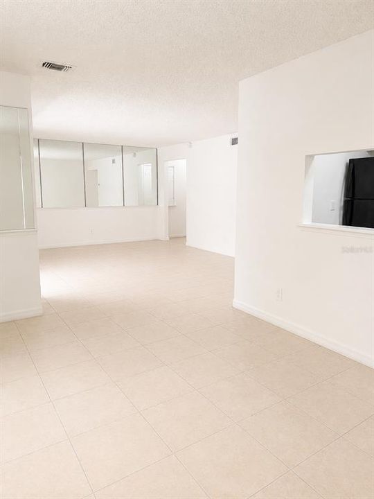 В аренду: $1,600 (3 спален, 2 ванн, 1348 Квадратных фут)