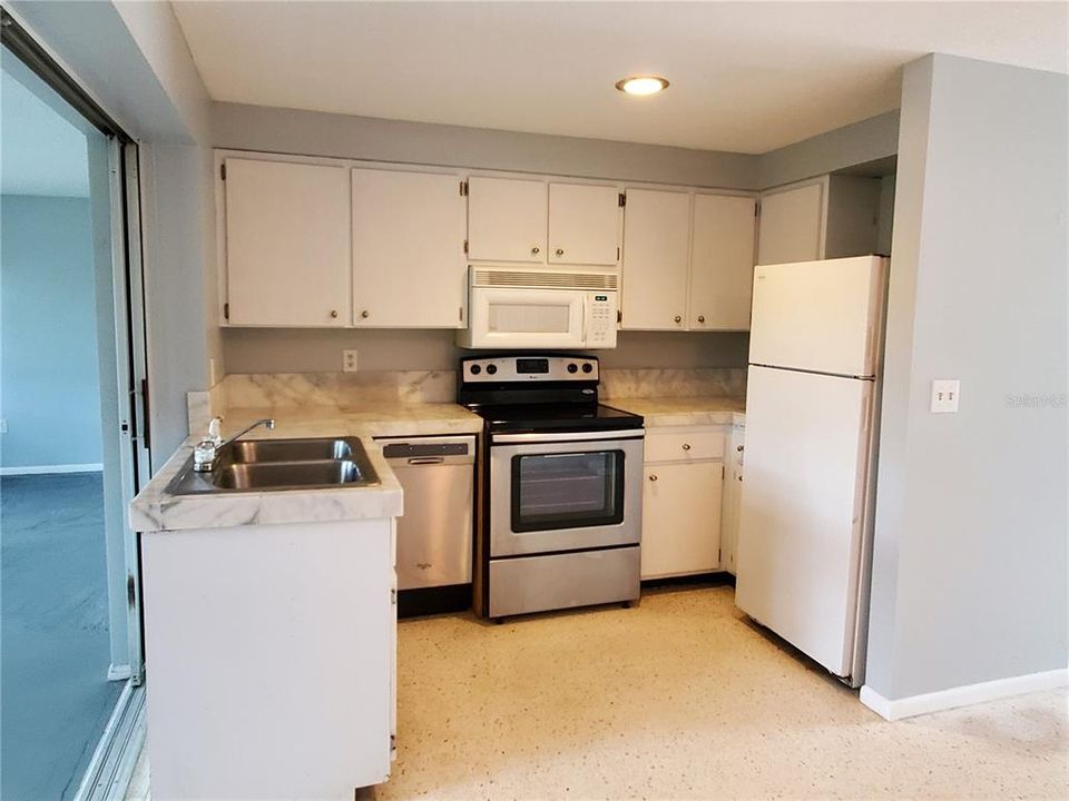 В аренду: $1,950 (2 спален, 2 ванн, 1253 Квадратных фут)
