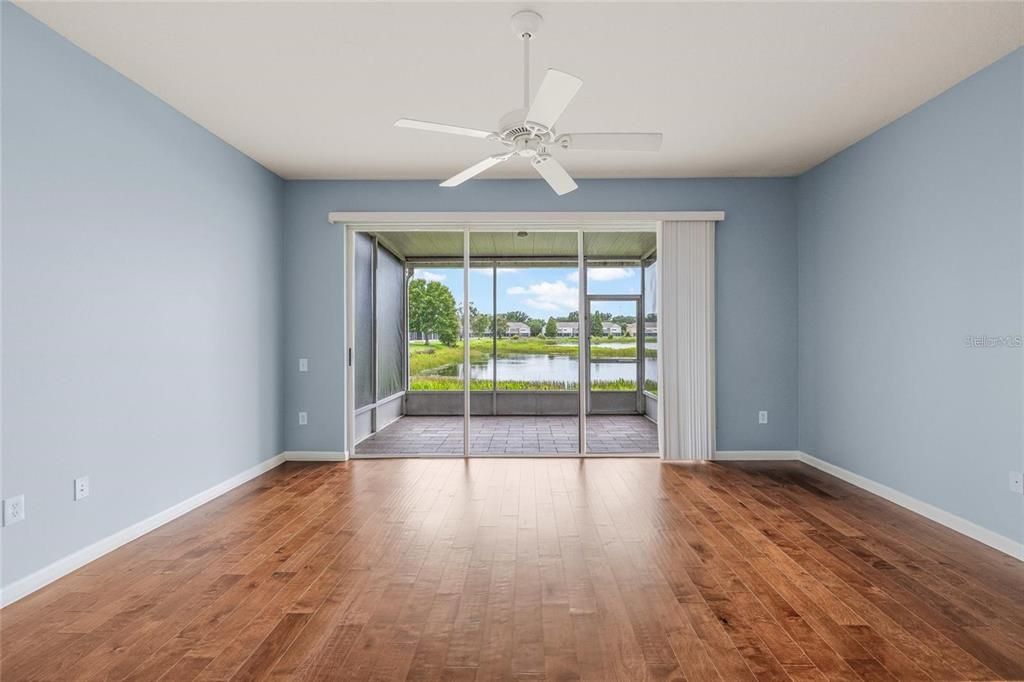 For Sale: $299,900 (3 beds, 2 baths, 1644 Square Feet)