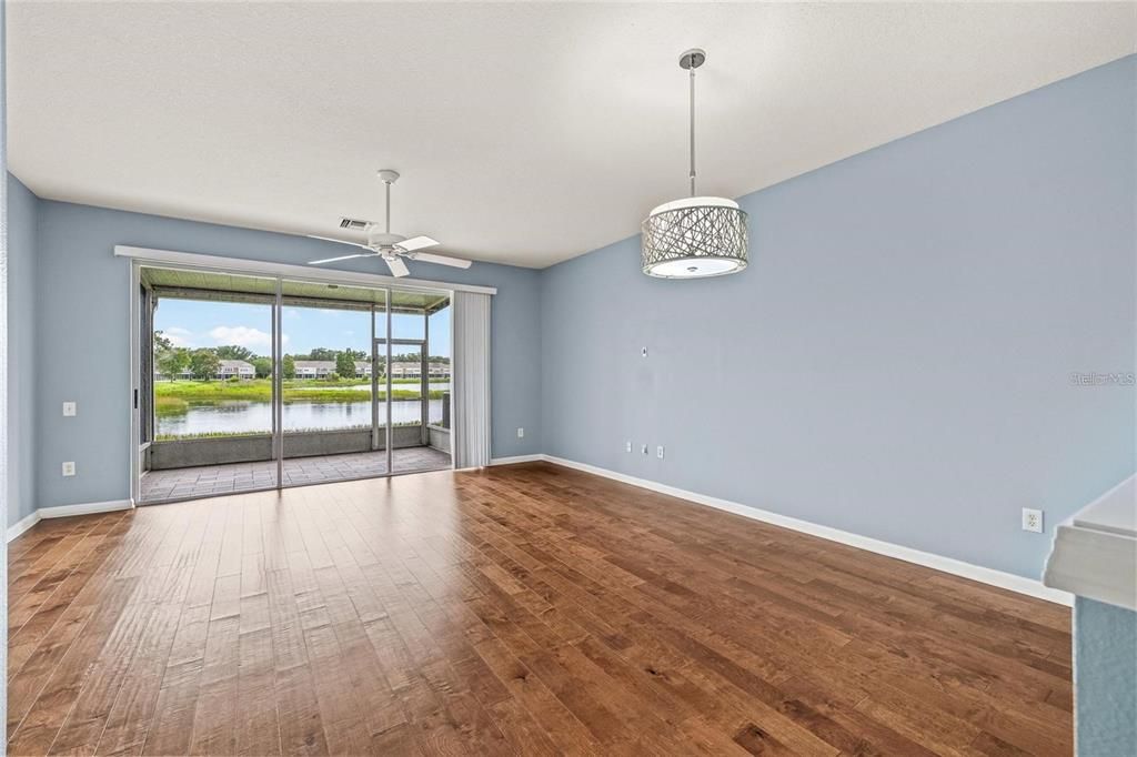 For Sale: $299,900 (3 beds, 2 baths, 1644 Square Feet)