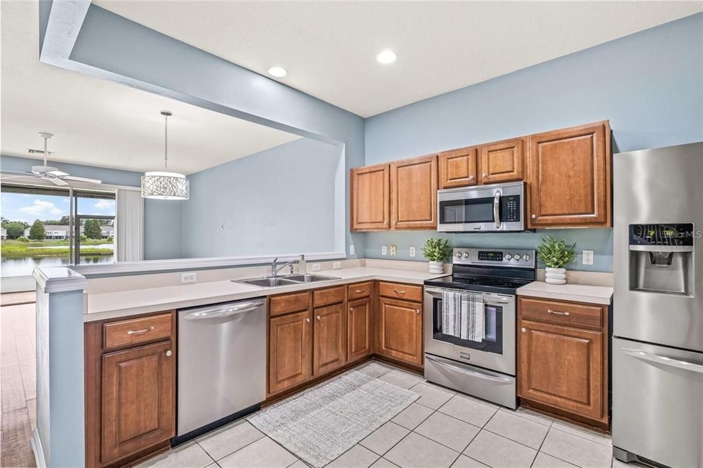 For Sale: $299,900 (3 beds, 2 baths, 1644 Square Feet)
