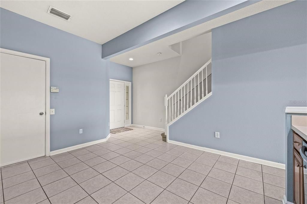 For Sale: $299,900 (3 beds, 2 baths, 1644 Square Feet)