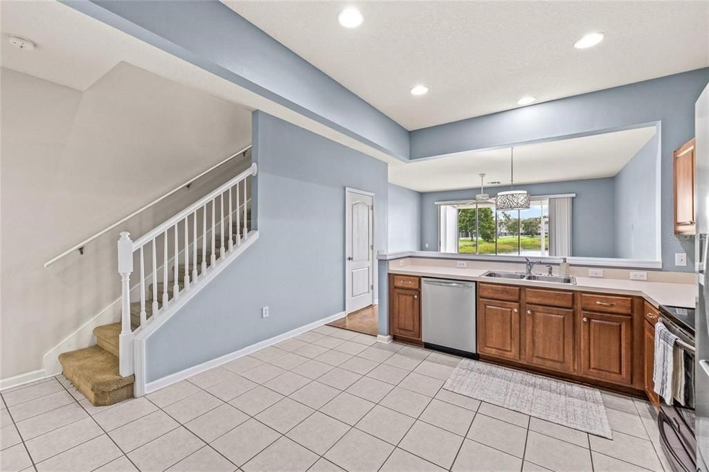 For Sale: $299,900 (3 beds, 2 baths, 1644 Square Feet)