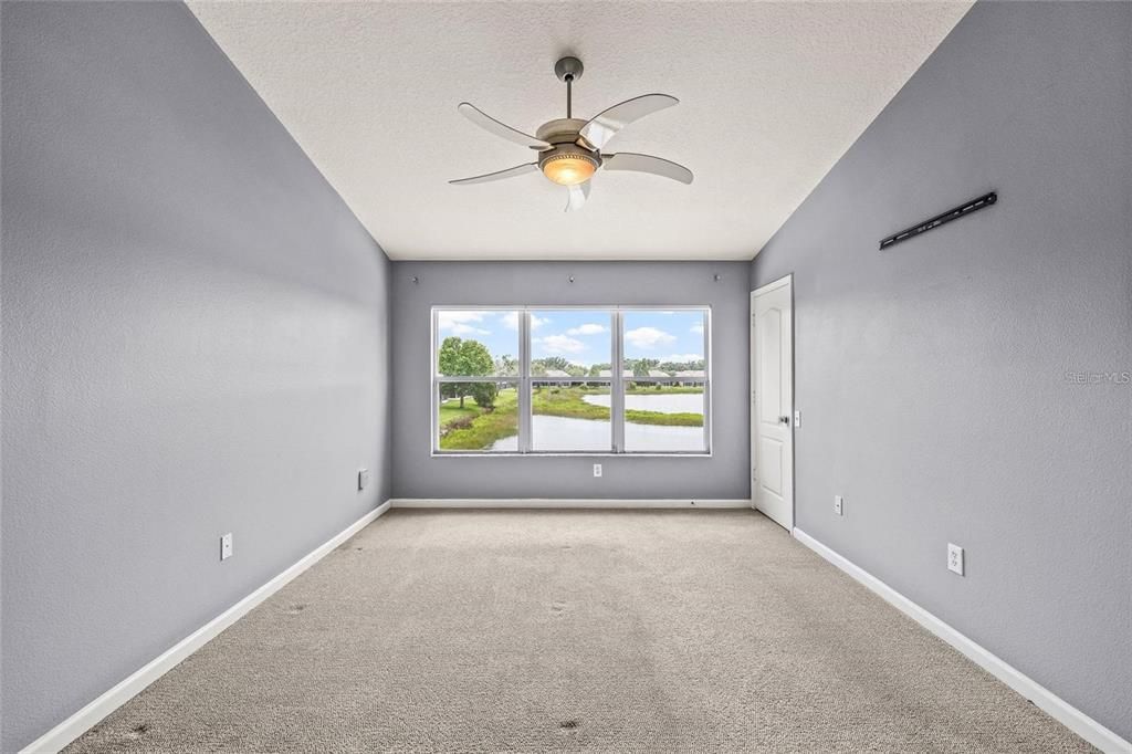 For Sale: $299,900 (3 beds, 2 baths, 1644 Square Feet)