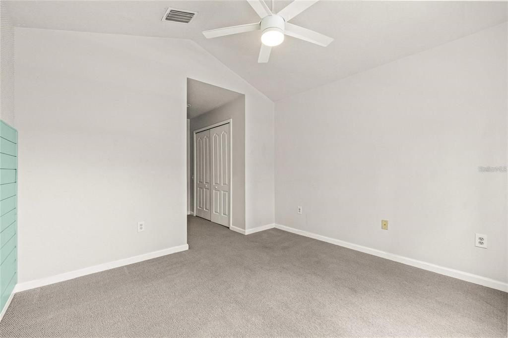 For Sale: $299,900 (3 beds, 2 baths, 1644 Square Feet)