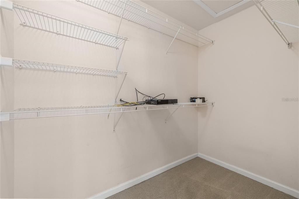 For Sale: $299,900 (3 beds, 2 baths, 1644 Square Feet)