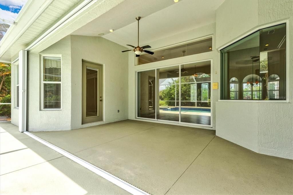 For Sale: $699,900 (4 beds, 3 baths, 2912 Square Feet)