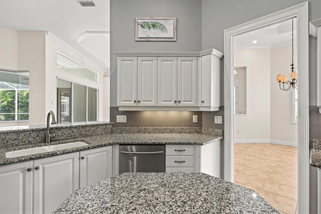 For Sale: $699,900 (4 beds, 3 baths, 2912 Square Feet)