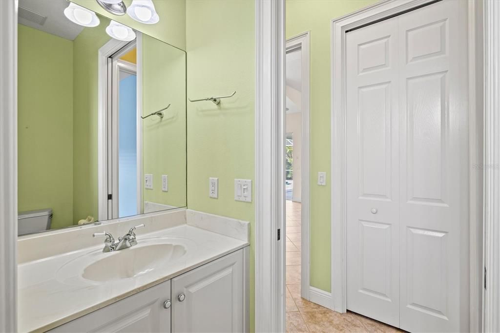 For Sale: $699,900 (4 beds, 3 baths, 2912 Square Feet)