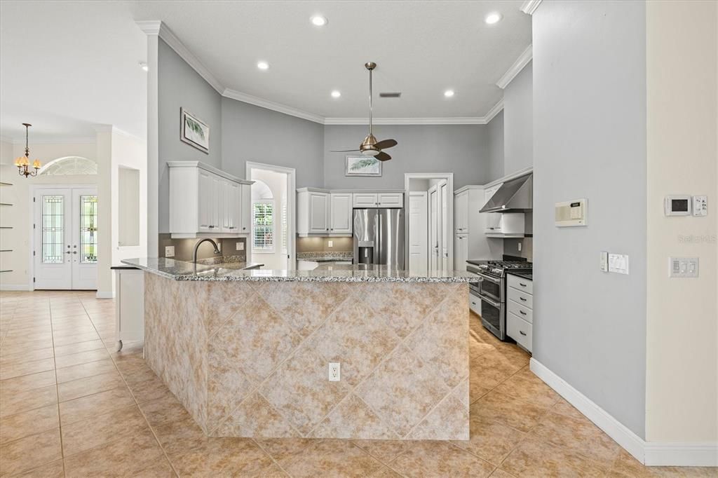 For Sale: $699,900 (4 beds, 3 baths, 2912 Square Feet)