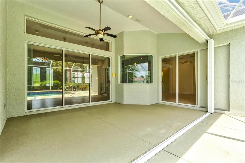For Sale: $699,900 (4 beds, 3 baths, 2912 Square Feet)