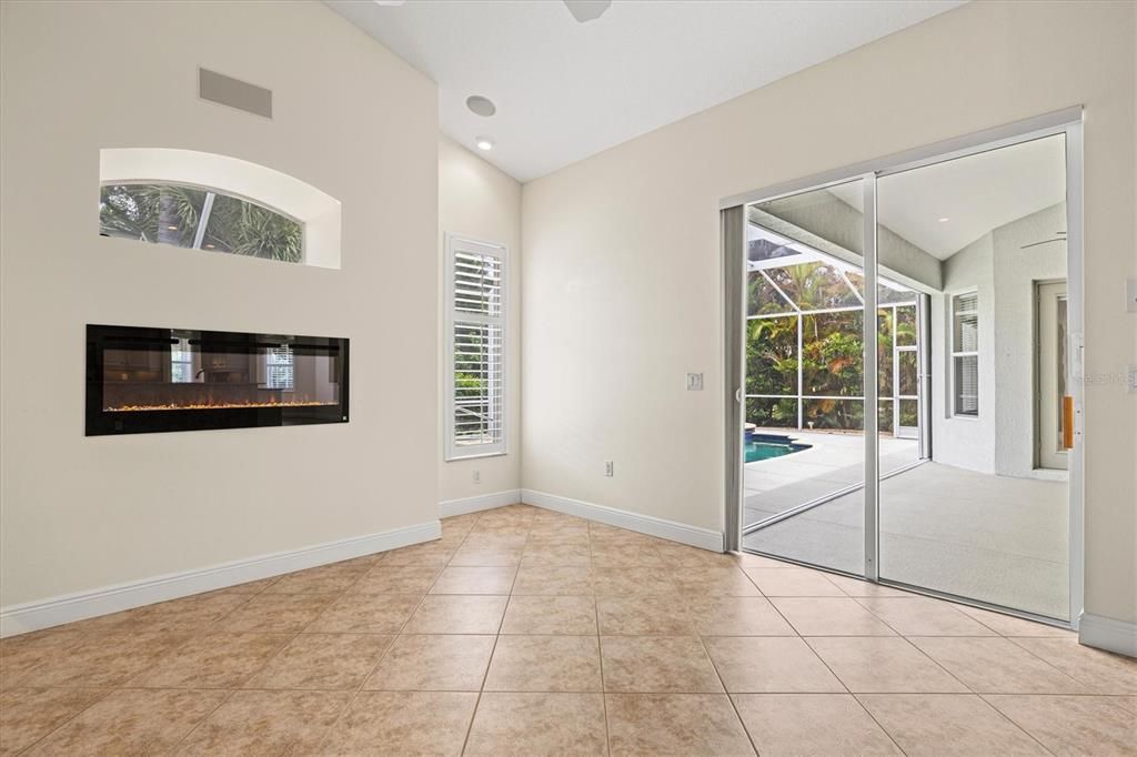 For Sale: $699,900 (4 beds, 3 baths, 2912 Square Feet)