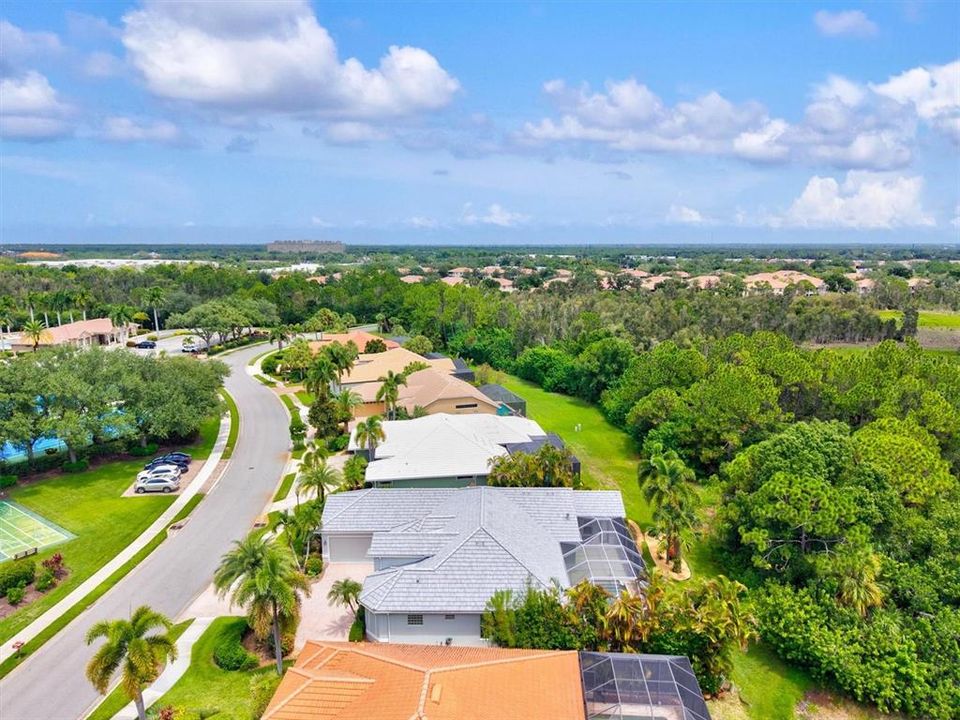 For Sale: $699,900 (4 beds, 3 baths, 2912 Square Feet)