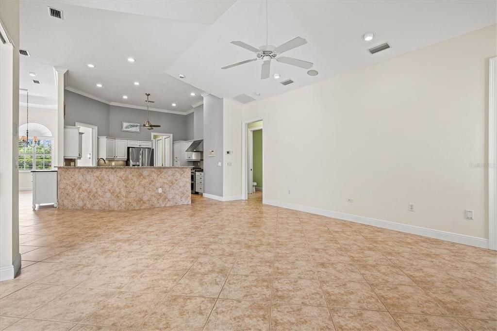 For Sale: $699,900 (4 beds, 3 baths, 2912 Square Feet)