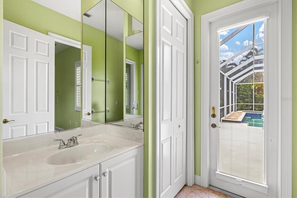 For Sale: $699,900 (4 beds, 3 baths, 2912 Square Feet)