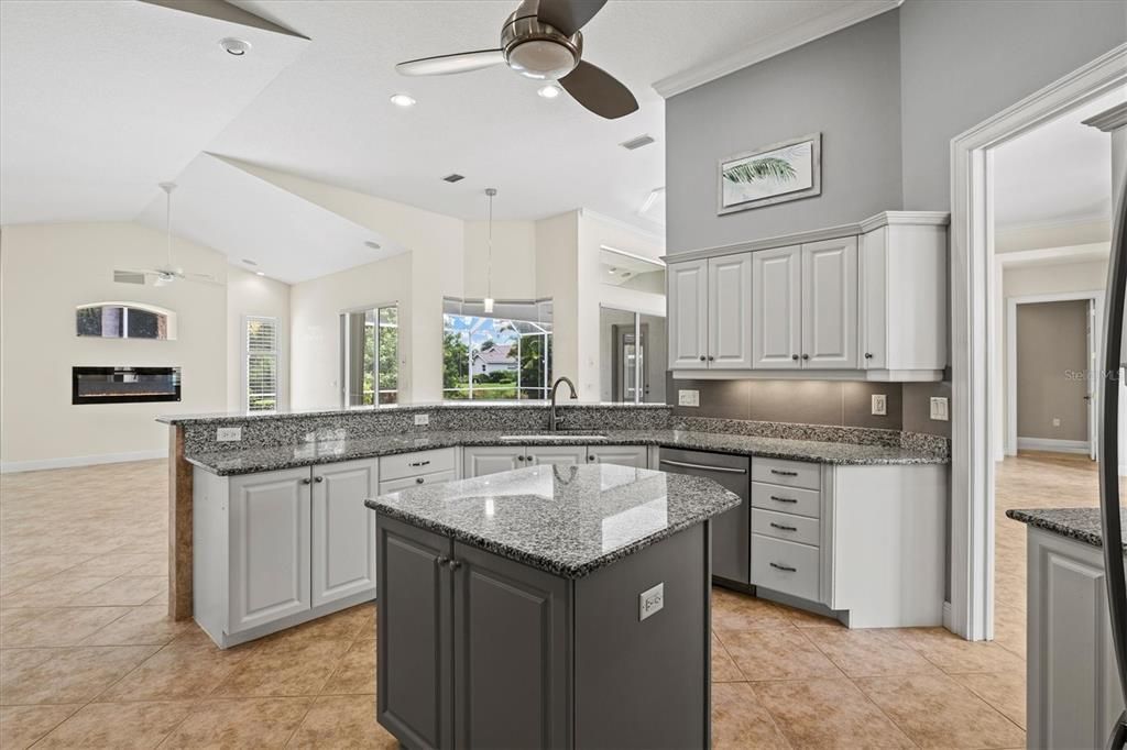 For Sale: $699,900 (4 beds, 3 baths, 2912 Square Feet)