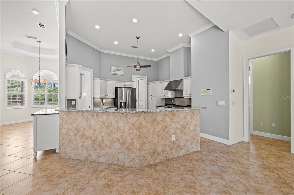 For Sale: $699,900 (4 beds, 3 baths, 2912 Square Feet)